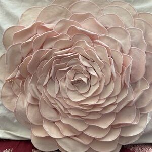 Pillow Cover 3D Raised Pop-Up Petals Decor Throw Pillow  Nordstrom Rack 18x16